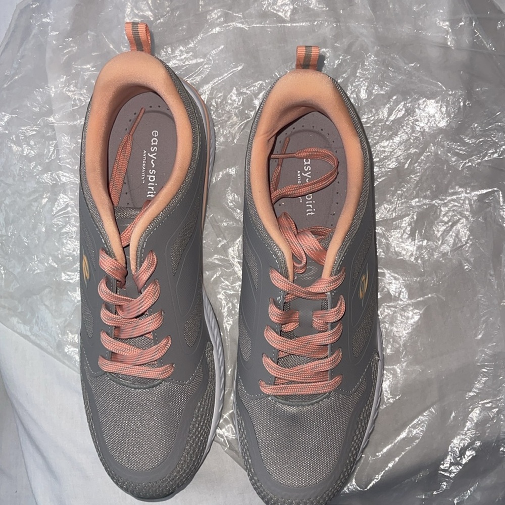 Sneakers - Picture 6 of 6